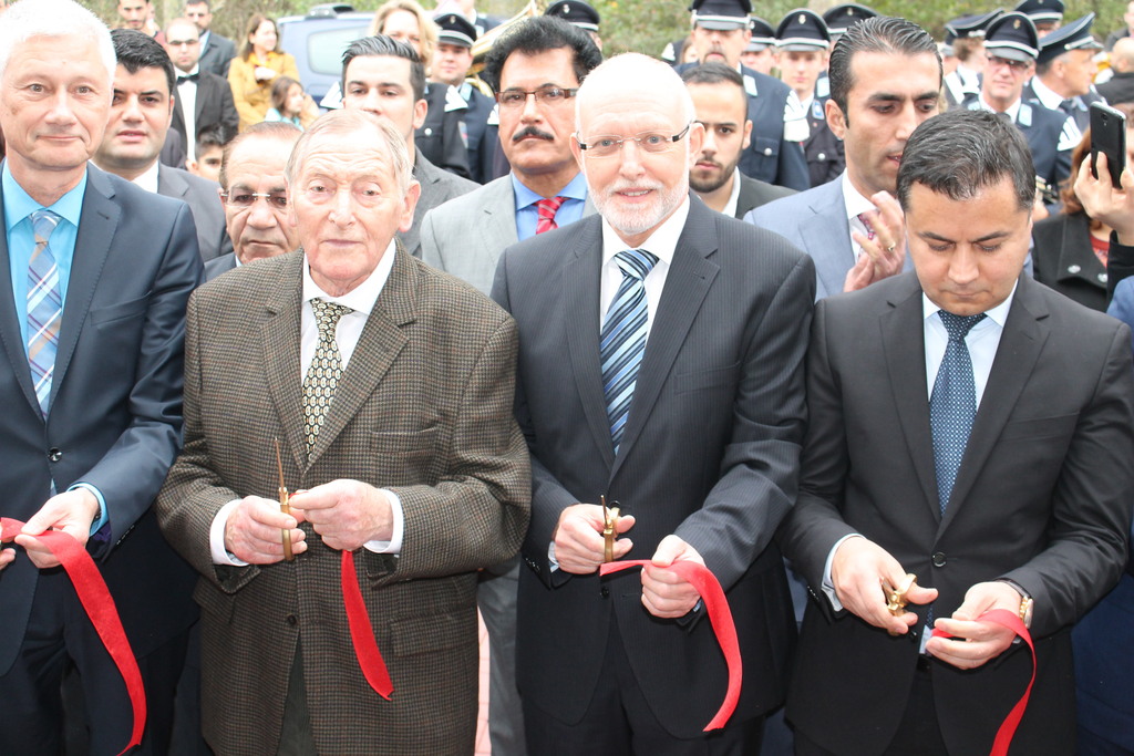 Das Bild zeigt die Eröffnung der Mala Ezdiya