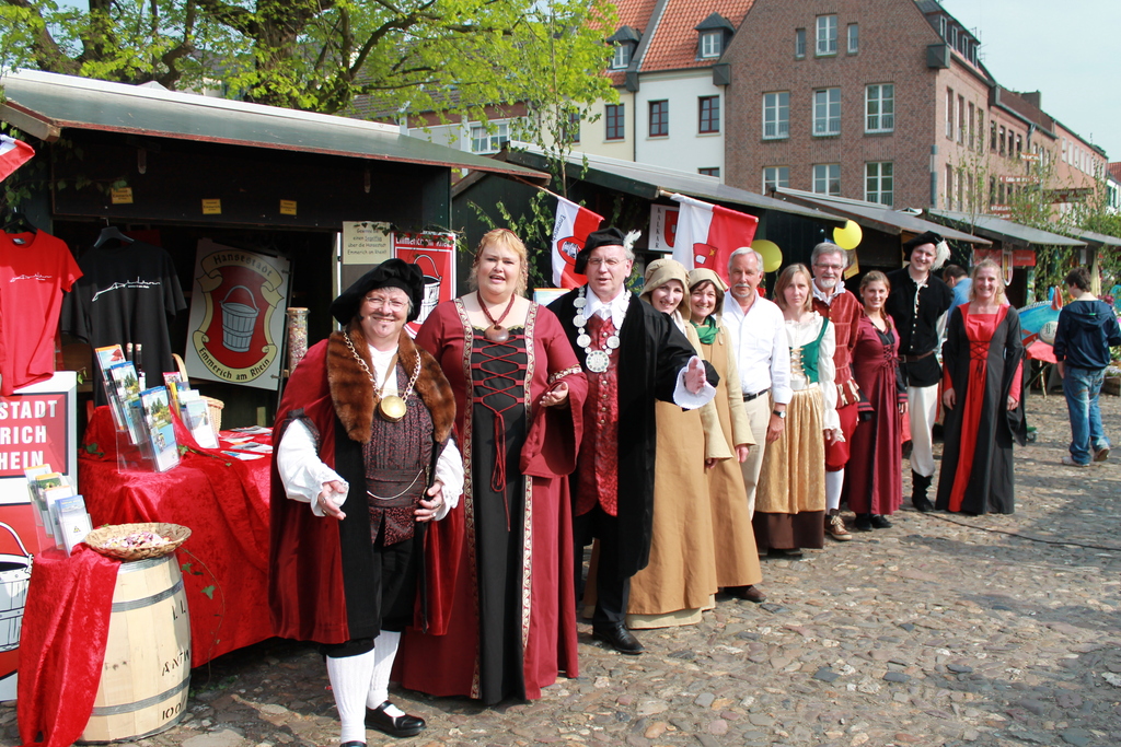 Die Rheinische Hanse präsentiert in Kalkar beim Fest am 1. Mai 2012: Kalkar in Blüte