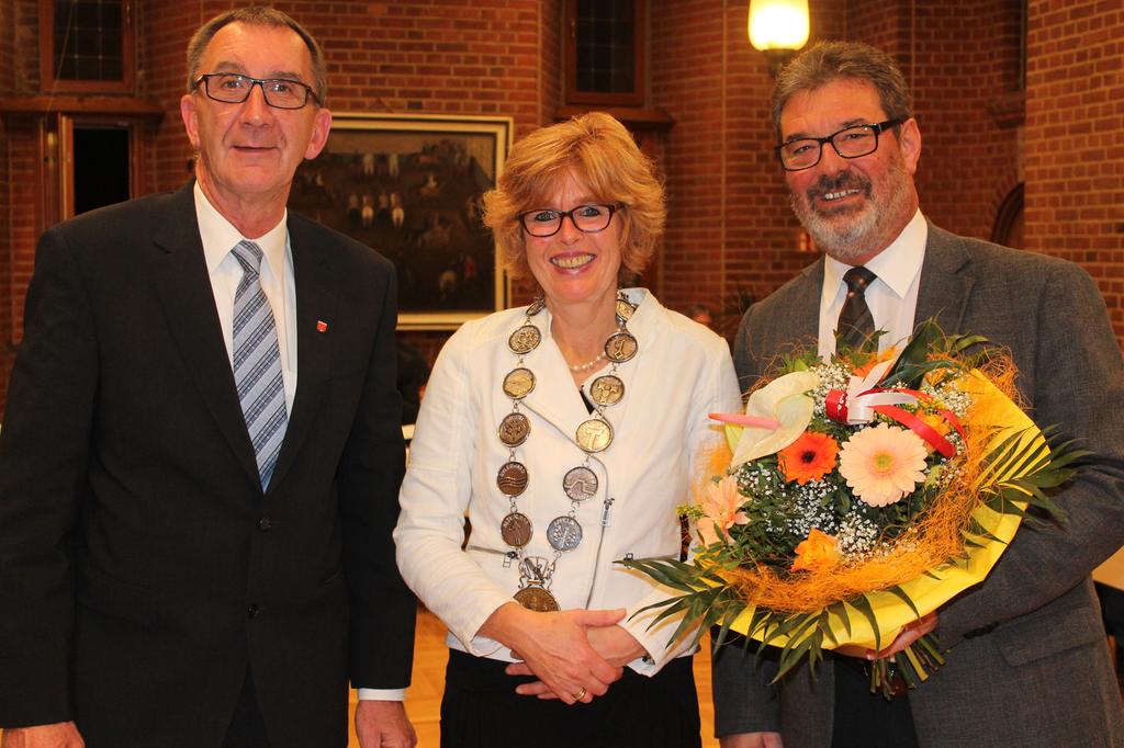 Das Bild zeigt Ratsmitglied Rottmann, Bürgermeisterin Dr. Schulz und Ratsmitglied Pageler.