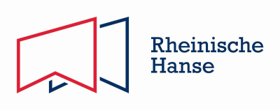 Logo der Rheinische Hanse mit zwei rot- bzw. blaufarbigen angedeuteten Segeln einer Hansekogge und dem nebenstehenden blauen Schriftzug Rheinische Hanse