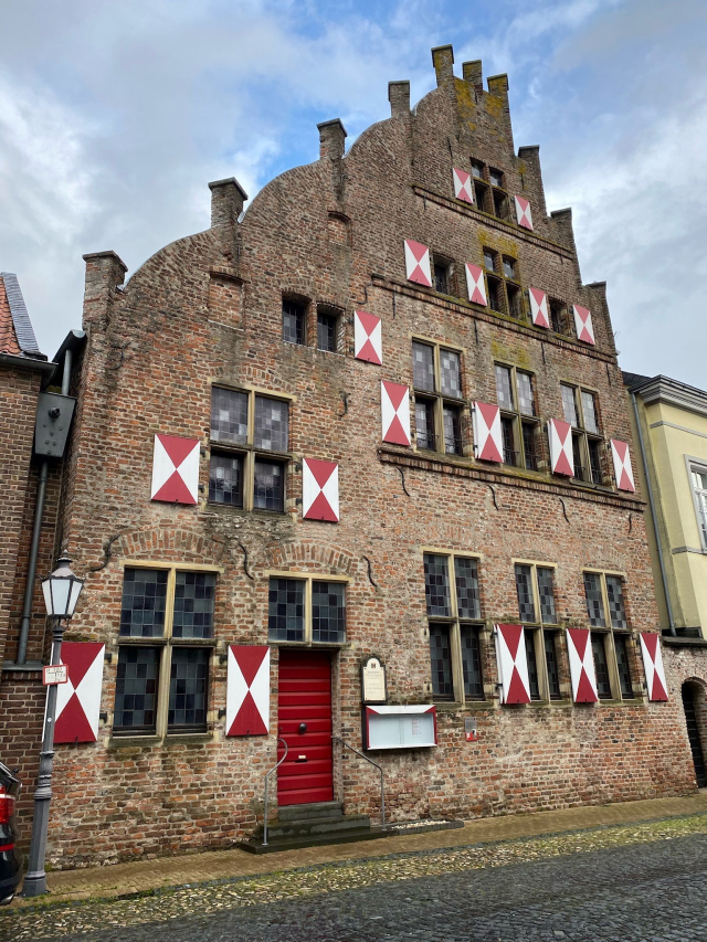 Das Foto zeigt den Beginenhof in Kalkar von außen.