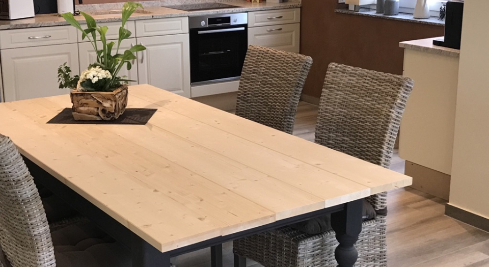 Ferienwohnung Königsgut ****, Ansicht des Esszimmers