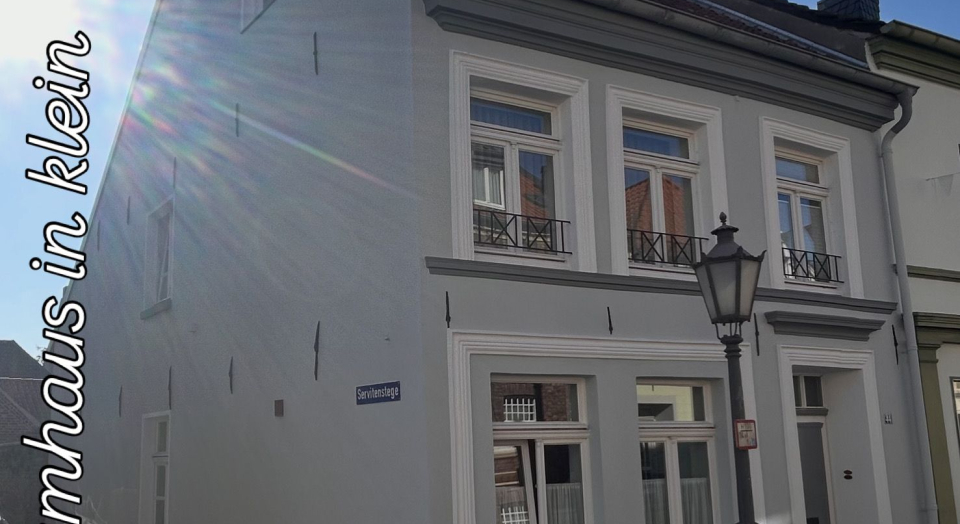 Das Foto zeigt den Außenbereich der Unterkunft "Traumhaus in klein am Niederrhein".