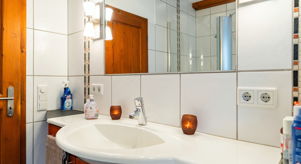 Das Foto zeigt das Badezimmer der Unterkunft "Traumhaus in klein am Niederrhein".