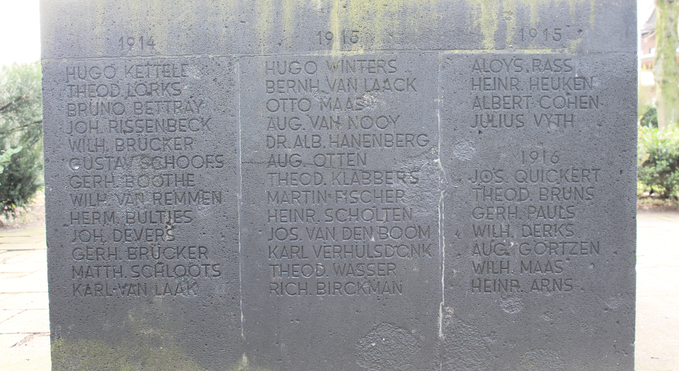 Kriegerdenkmal.jpg
