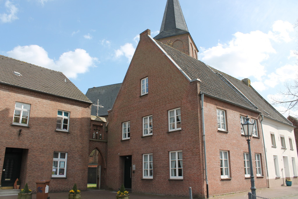 Gemeindezentrum St. Peter und Paul Grieth am Rhein