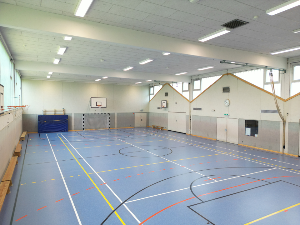 Das Bild zeigt die Sporthalle in Wissel.