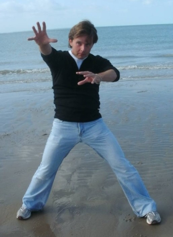 Foto des Kabarettisten Wim Alexander am Strand
